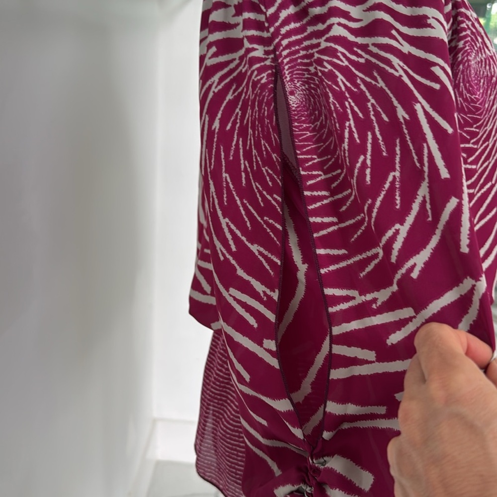 TRAC Abstract Strapless Blouse – Size M Fuchsia w/ Long Sleeves & Slimming Waist - Picture 4 of 9